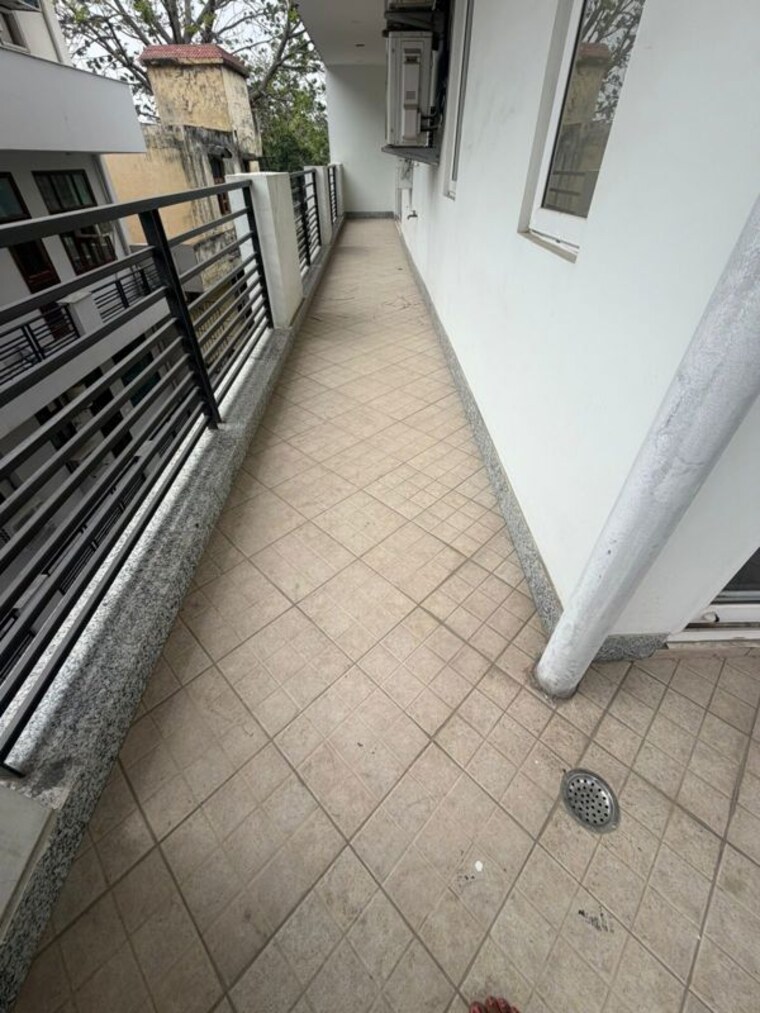 Balcony, sector 15 3 Bedroom 2300 Sq.Ft. Builder Floor In Sector 15 Gurgaon 10323008