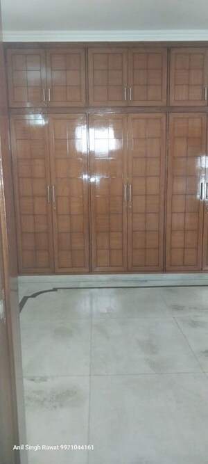 Bedroom in 3 BHK Builder Floor at Defence Colony – for Rent