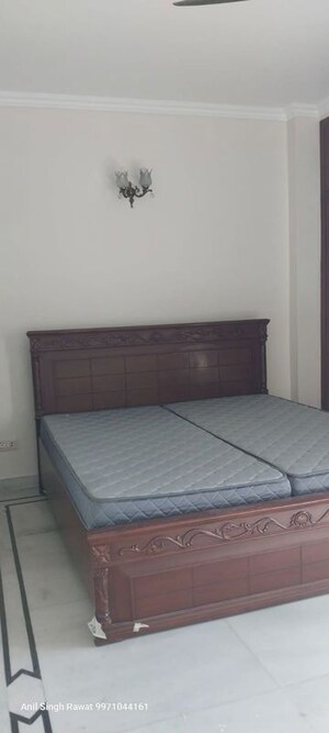 Bedroom in 3 BHK Builder Floor at Defence Colony – for Rent