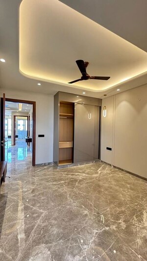 Room in 3 BHK Builder Floor at Anant Raj Ashok Estate, Sector 63a – for Sale