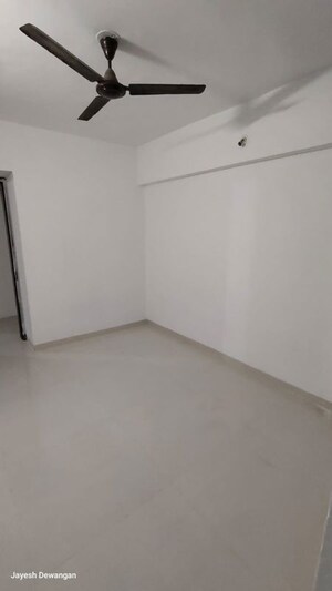 Room in 2 BHK Apartment at Satyam Shrey, Bavdhan – for Rent