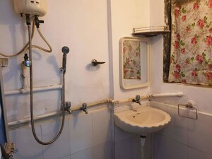 Furnished Amenities in 1 RK Apartment at Malad West – for Rent