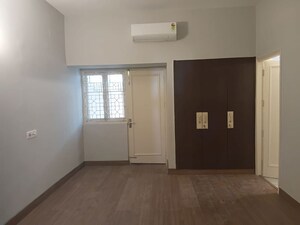 Room in 4 BHK Builder Floor at Greater Kailash I – for Rent