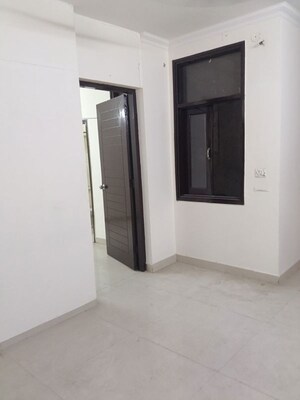 Room in 1 BHK Builder Floor at Panchsheel Vihar – for Rent