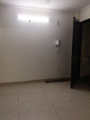 Room in 1 BHK Builder Floor at Panchsheel Vihar – for Rent