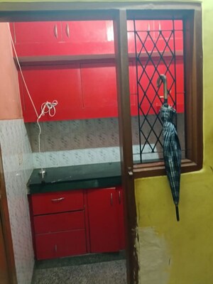 Furnished Amenities in 2 BHK Builder Floor at South Delhi – for Rent