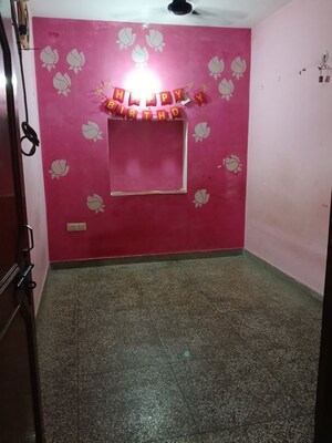 Room in 2 BHK Builder Floor at South Delhi – for Rent