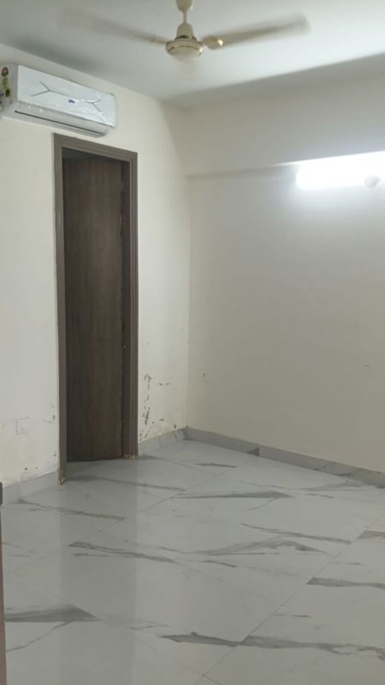 Room, smart-world-gems 2.5 Bedroom 1296 Sq.Ft. Builder Floor In Sector 89 Gurgaon 10323072