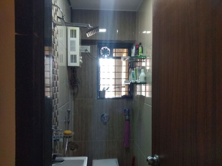Bathroom, shri-balaji-ashirwad 2 Bedroom 560 Sq.Ft. Apartment In Malad West Mumbai 10323082
