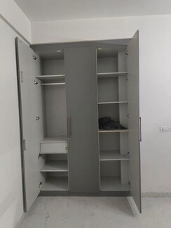 2.5 BHK + Study Room,Basement Builder Floor For Rent in Smart World Gems