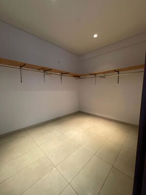 Room in 4 BHK Apartment at Panchshil Eon Waterfront II, Kharadi – for Rent