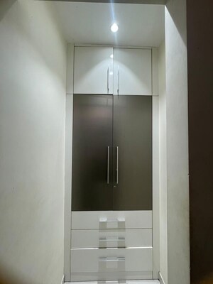 Furnished Amenities in 2 BHK Apartment at Lodha Amara New Tower, Kolshet Road – for Sale