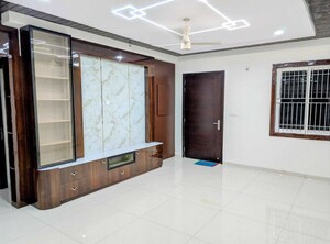 Room in 3 BHK Apartment at Rajapushpa Provincia, Narsingi – for Rent