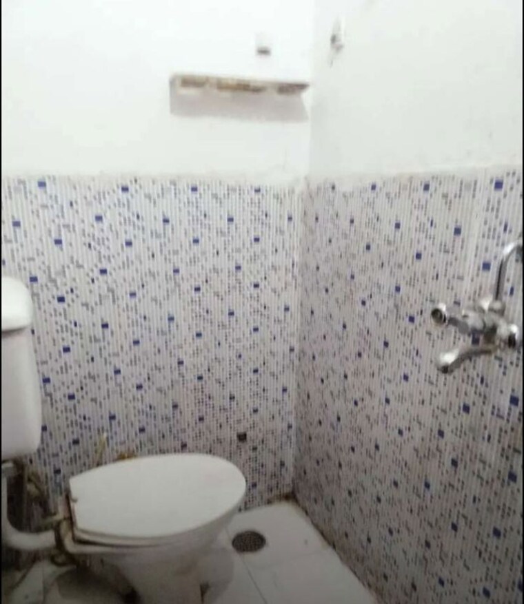 Bathroom, sector 20 2 Bedroom 1500 Sq.Ft. Builder Floor In Sector 20 Chandigarh 10323185