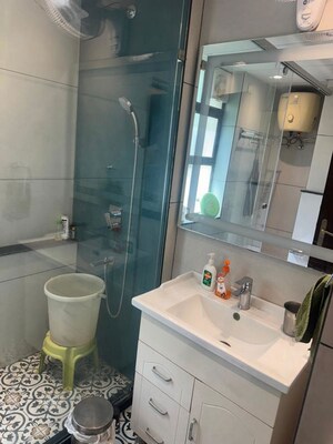 Bathroom in 3 BHK Builder Floor at Maple Crescent, Sector 43 – for Rent