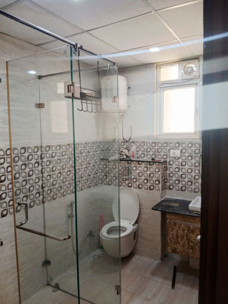 Bathroom, mi-rustle-court 3 Bedroom 2020 Sq.Ft. Apartment In Gomti Nagar Lucknow 10323209