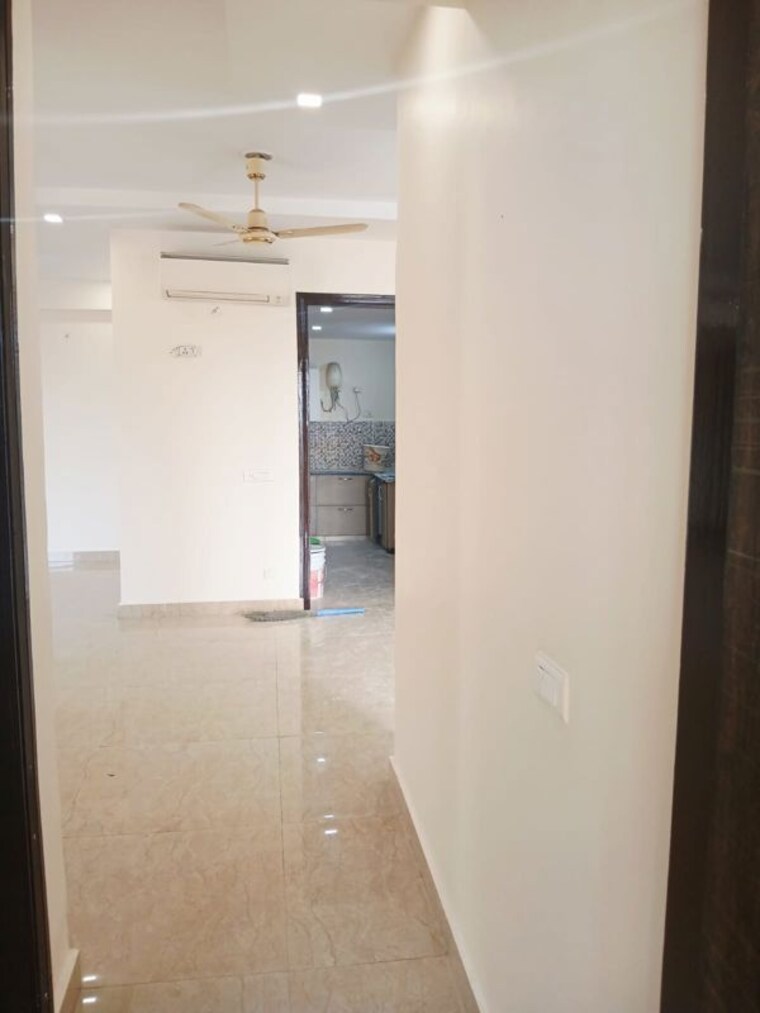 Bathroom, mi-rustle-court 3 Bedroom 2020 Sq.Ft. Apartment In Gomti Nagar Lucknow 10323209