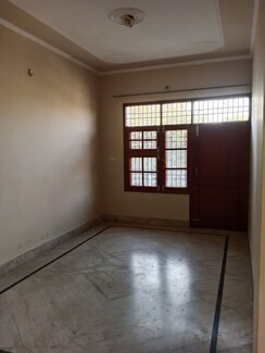 3 BHK + Pooja Room,Store Room Builder Floor For Rent in Sector 13