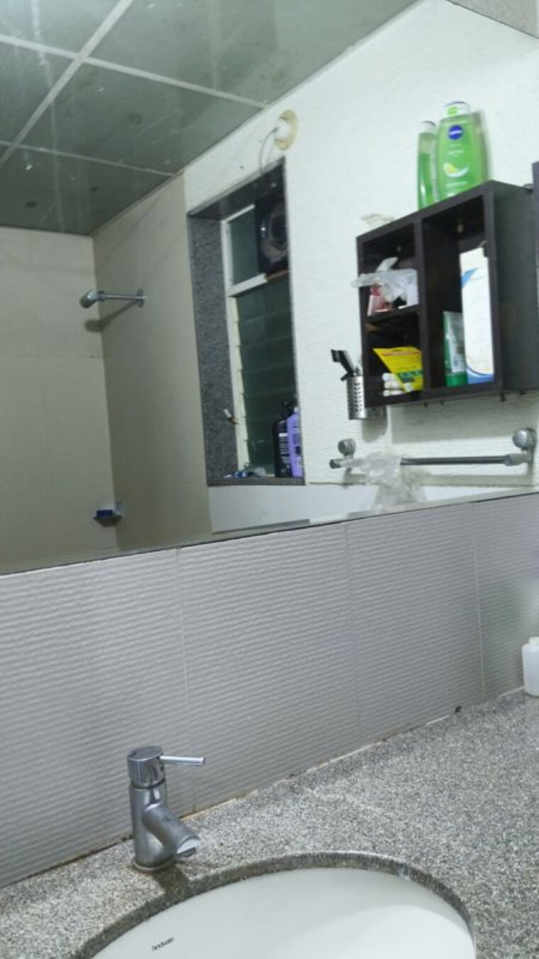Bathroom, kumar-peninsula 3 Bedroom 1500 Sq.Ft. Apartment In Baner Pune 10323213