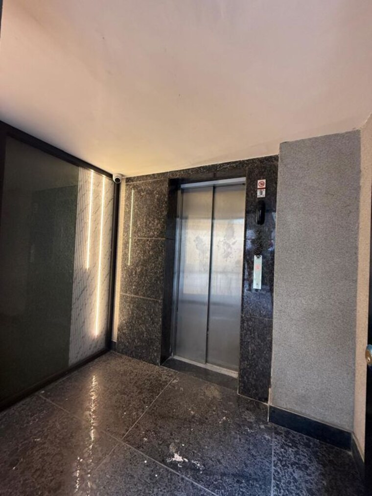 Room, shivalik colony 3 Bedroom 200 Sq.Yd. Builder Floor In Shivalik Colony Delhi 10323215