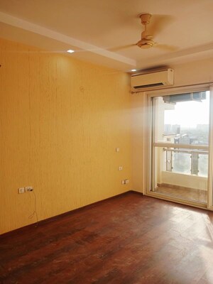 Room in 3 BHK Apartment at Omega Green Park, Faizabad Road – for Rent