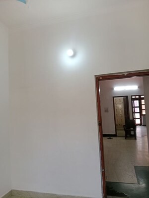 Room in 3 BHK Builder Floor at Sector 18 – for Rent