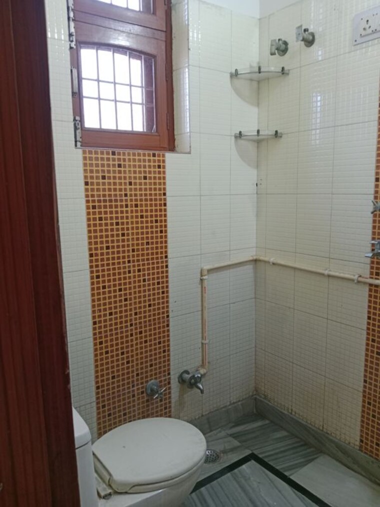 Bathroom, sector 18 3 Bedroom 1807 Sq.Ft. Builder Floor In Sector 18 Panipat 10323223