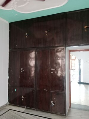 Furnished Amenities in 3 BHK Builder Floor at Sector 18 – for Rent