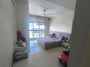 2 BHK Apartment For Sale in Shreenathji Celestial Heights, Malad West