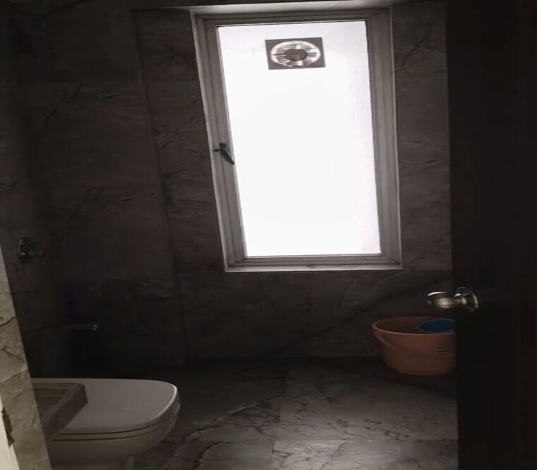Bathroom, matunga east 4 Bedroom 1900 Sq.Ft. Apartment In Matunga East Mumbai 10323278