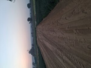   Plot at Bhondsi – for Sale