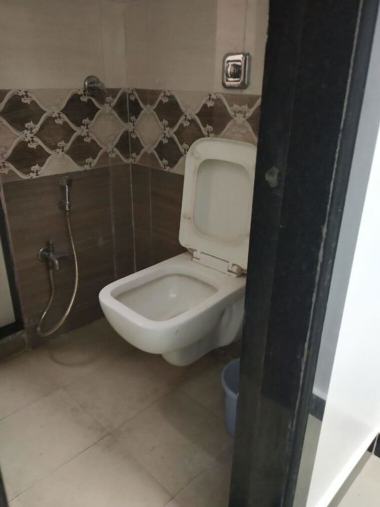 Bathroom, real-tech-park Commercial Office Space 730 Sq.Ft. In Vashi Sector 30a Navi Mumbai 10323389