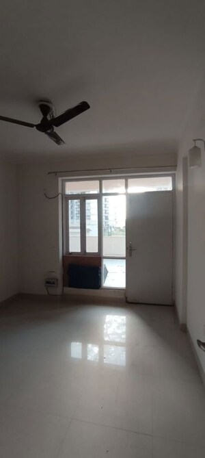 Room in 3 BHK Apartment at Pareena The Elite Residences, Sector 99 – for Rent