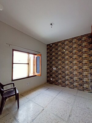 Room in 2 BHK Independent House at Sector 11 – for Rent