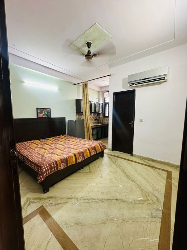 1 BHK + Study Room Independent House For Rent in DLF City Phase 3