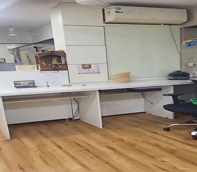Common Area, dadar east Commercial Office Space 550 Sq.Ft. In Dadar East Mumbai 10323455