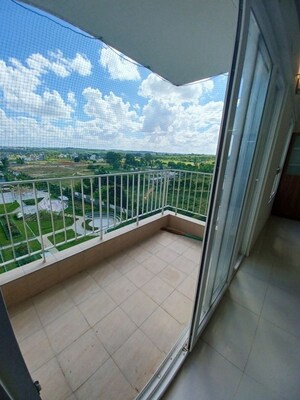 2.5 BHK Apartment For Rent in Godrej Aqua, International Airport Road