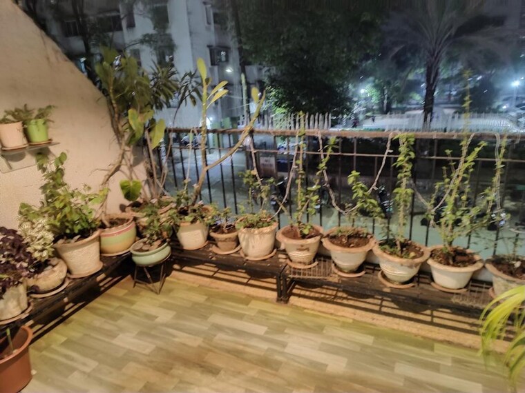 Balcony, guru-ganesh-nagar-society 2 Bedroom 784 Sq.Ft. Apartment In Kothrud Pune 10323449