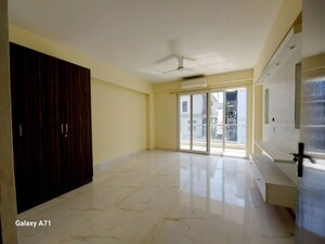 Room in 3 BHK Builder Floor at Green Wood City, Sector 45 – for Rent