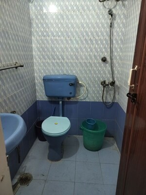 Attached Bathroom in 1 RK Villa at Sector 28 – for Rent