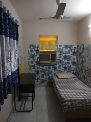 Room in 1 RK Villa at Sector 28 – for Rent