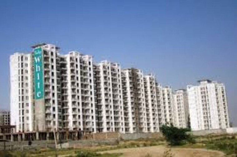 Exterior View, tulip-white 3 Bedroom 1326 Sq.Ft. Apartment In Sector 69 Gurgaon 10323459