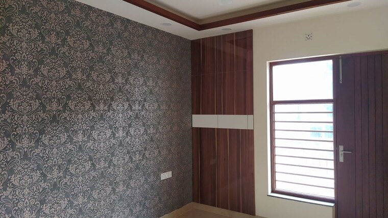 Room, bptp-district-phase-2 3 Bedroom 150 Sq.Yd. Builder Floor In Sector 84 Faridabad 10323482