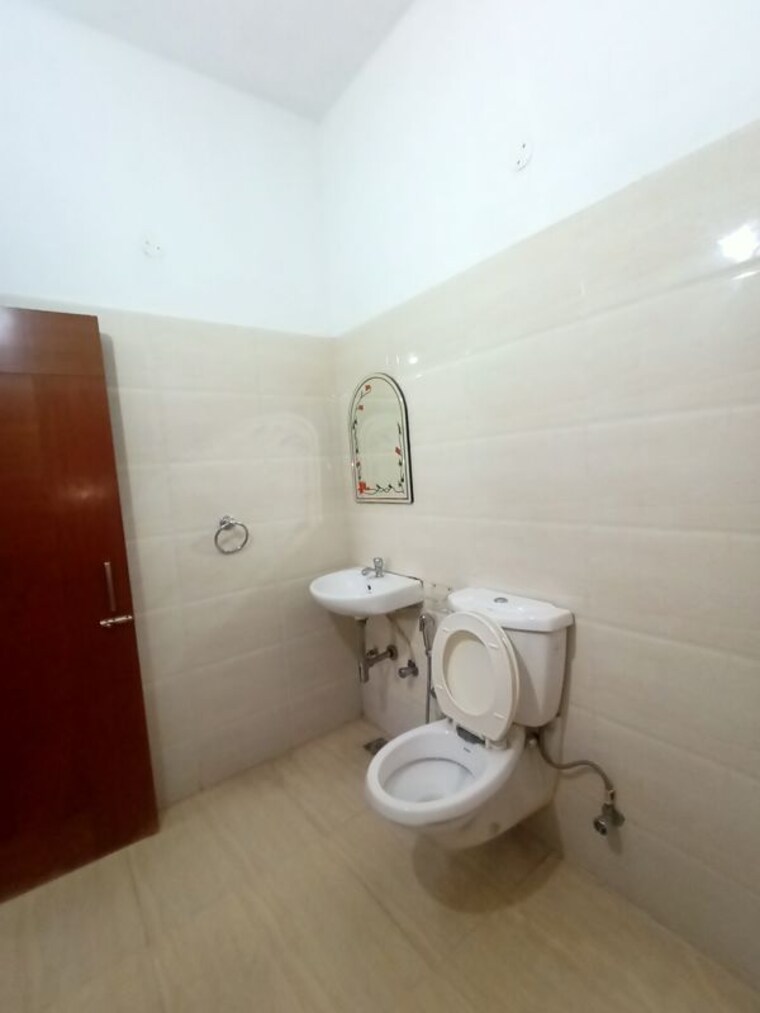 Bathroom, sector 15 2 Bedroom 1566 Sq.Ft. Independent House In Sector 15 Panchkula 10323505