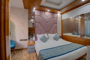 Living Room in 1 BHK Builder Floor at DLF City Phase III, Sector 24 – for Rent