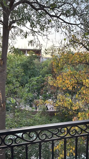 2 BHK Builder Floor – Garden View at Green Wood City, Sector 45 - for Rent