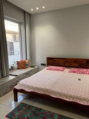 Bedroom in 2 BHK Builder Floor at Green Wood City, Sector 45 – for Rent