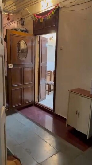 Room in 1 RK Apartment at Anant Niwas Parel, Parel – for Rent