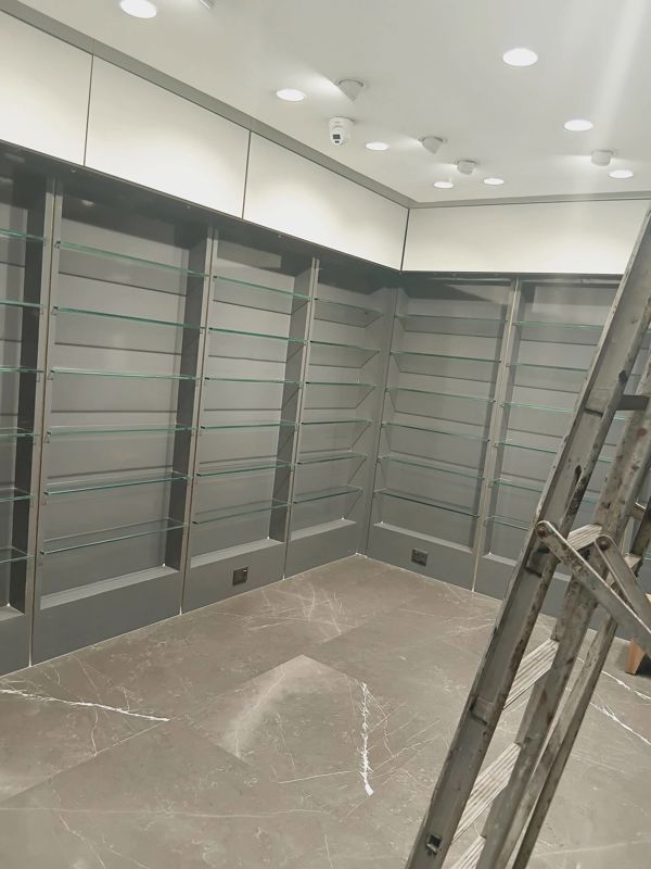 Retail Shop For Rent in Park Street