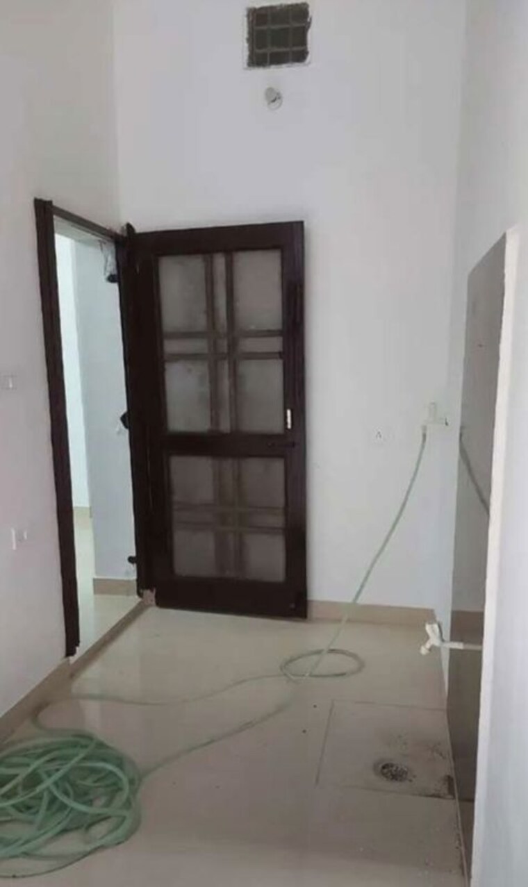 Room, gomti nagar 2 Bedroom 950 Sq.Ft. Independent House In Gomti Nagar Lucknow 9705400